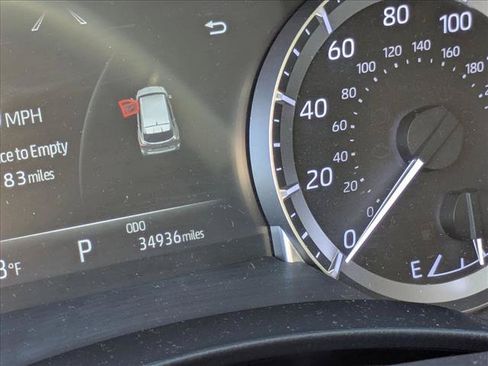 Used 2024 Toyota Highlander XLE AWD/4WD image 9