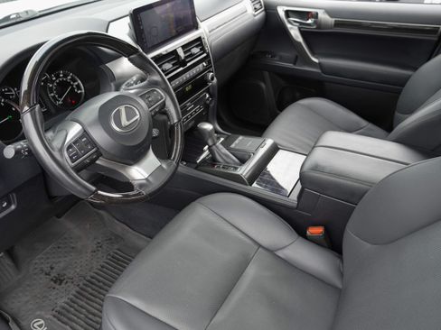 Used 2022 Lexus GX 460 Premium w/ Accessory Package AWD/4WD image 9