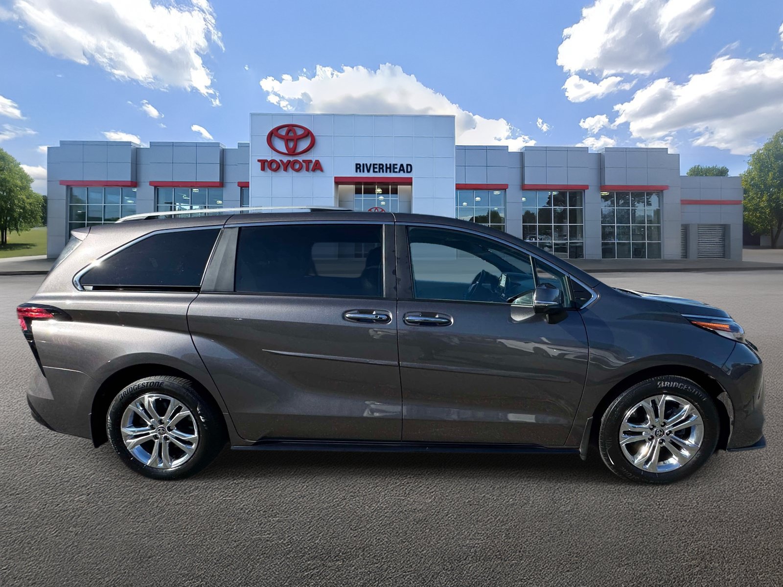 Certified 2023 Toyota Sienna Platinum AWD/4WD image 6