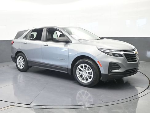Used 2024 Chevrolet Equinox LS FWD image 8