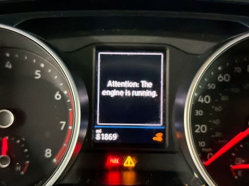 Used 2021 Volkswagen Tiguan SEL FWD image 12