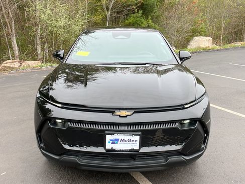 Used 2026 Chevrolet Equinox EV LT FWD image 8