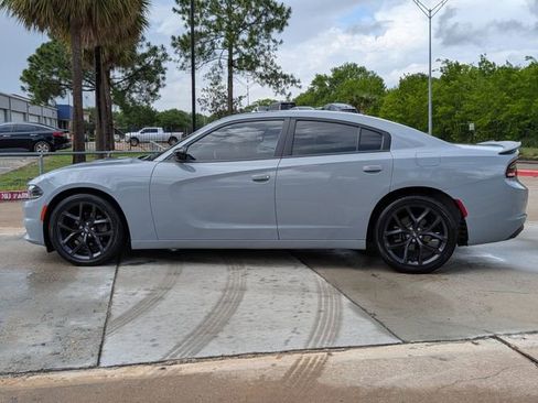 Used 2020 Dodge Charger SXT w/ Blacktop Package image 8
