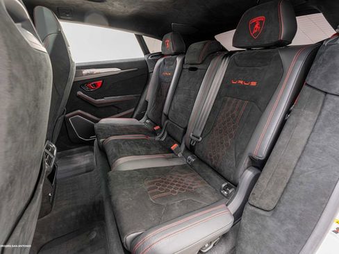 Used 2023 Lamborghini Urus Performante AWD/4WD image 25