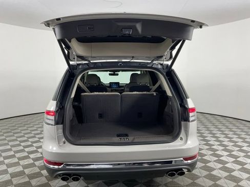 Used 2020 Lincoln Aviator Reserve w/ Equipment Group 201A RWD image 8