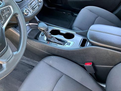 Used 2025 Chevrolet Malibu LT FWD image 16