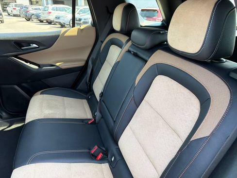 Used 2025 Chevrolet Equinox ACTIV w/ Safety and Technology Package FWD image 22