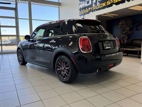 Used 2020 MINI Cooper 4-Door Hardtop FWD image 4