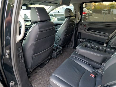 Used 2023 Honda Odyssey Elite image 25