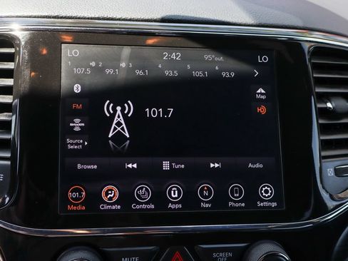 Used 2021 Jeep Grand Cherokee Laredo X RWD image 30