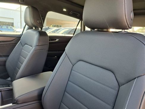 New 2026 Volkswagen Atlas Cross Sport SEL image 18