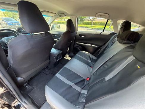 Used 2021 Toyota Venza LE image 26