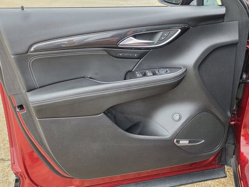 Used 2021 Buick Envision Essence w/ Technology Package I FWD image 14