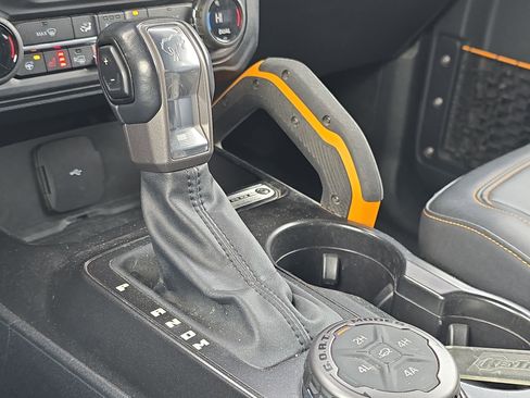 Used 2021 Ford Bronco Badlands image 19