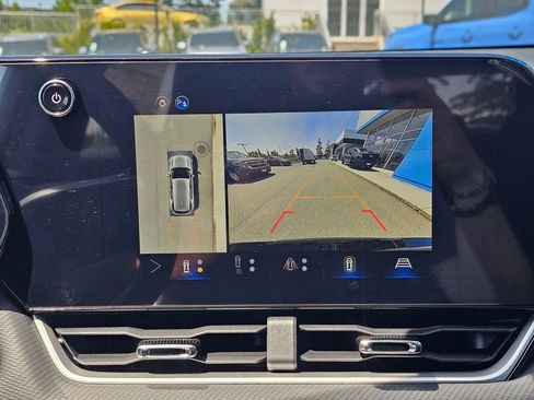 New 2026 Chevrolet Equinox LT w/ Safety and Technology Package FWD image 30