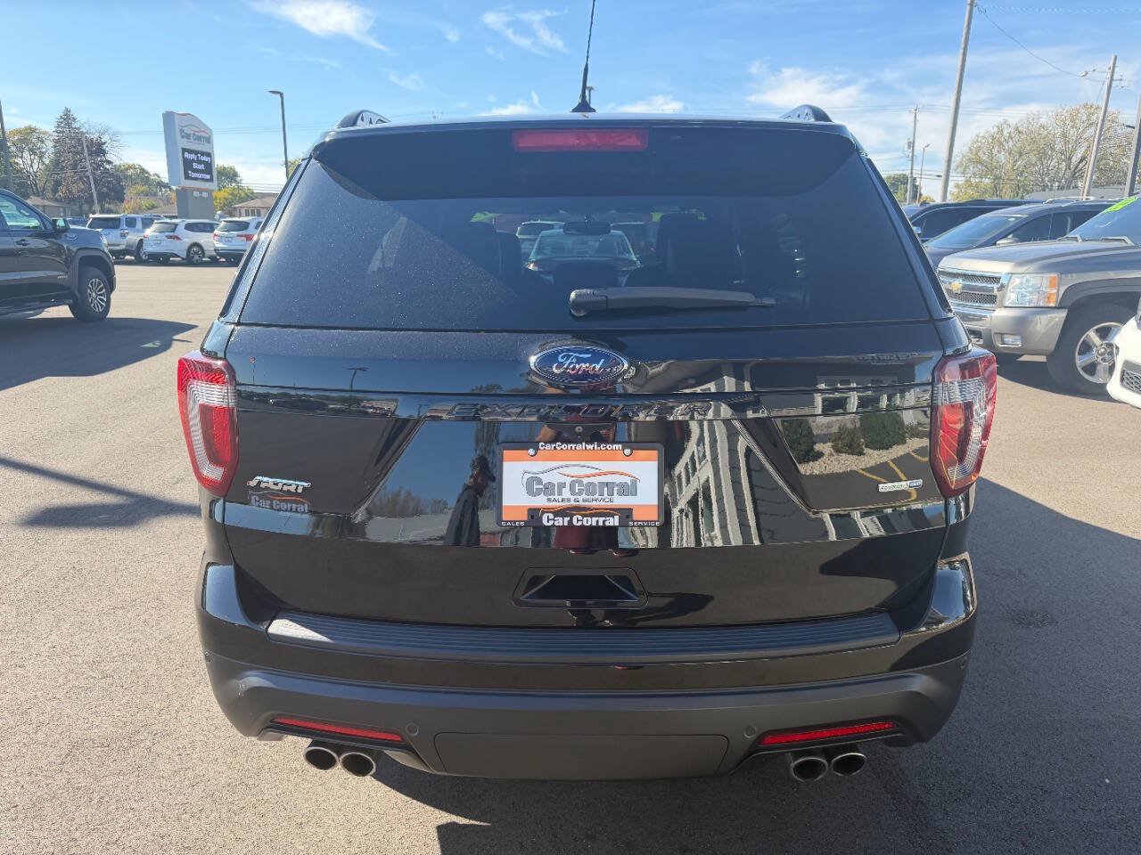 Used 2019 Ford Explorer Sport AWD/4WD image 4