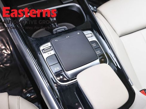 Used 2020 Mercedes-Benz GLB 250 4MATIC image 20