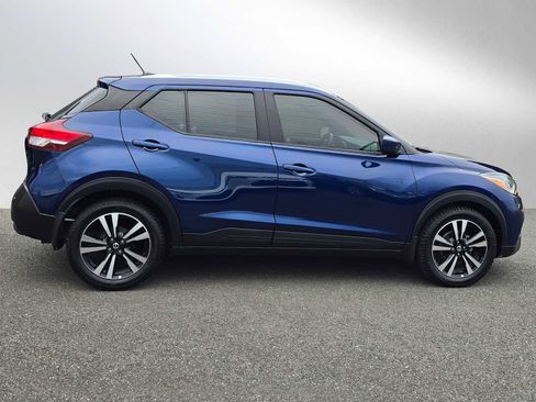 Used 2020 Nissan Kicks SV image 2