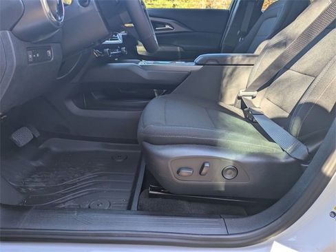 New 2026 Chevrolet Equinox EV LT image 10