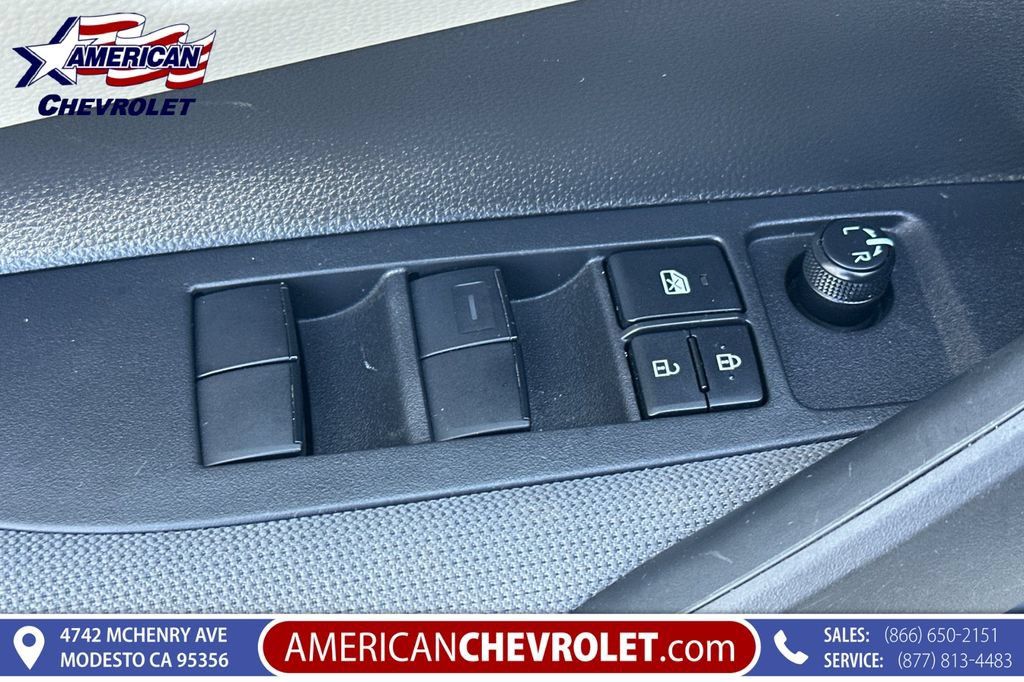Used 2025 Toyota Corolla LE FWD image 12