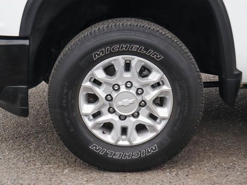 Used 2022 Chevrolet Silverado 2500 Custom w/ Custom Value Package AWD/4WD image 40