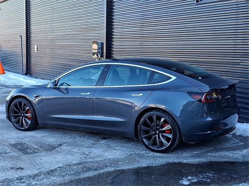Used 2020 Tesla Model 3 Performance image 3