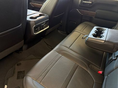 Used 2022 GMC Sierra 2500 Denali w/ Denali Ultimate Package AWD/4WD image 11