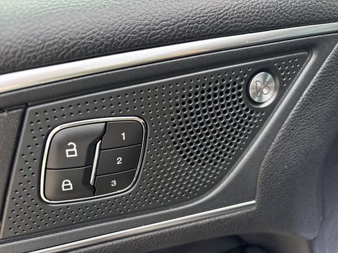 Used 2020 Ford Edge Titanium image 11