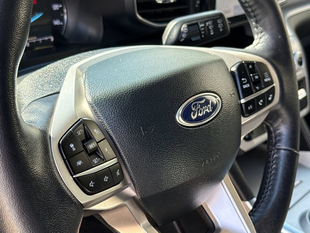 Used 2023 Ford Explorer XLT w/ Equipment Group 202A RWD image 29