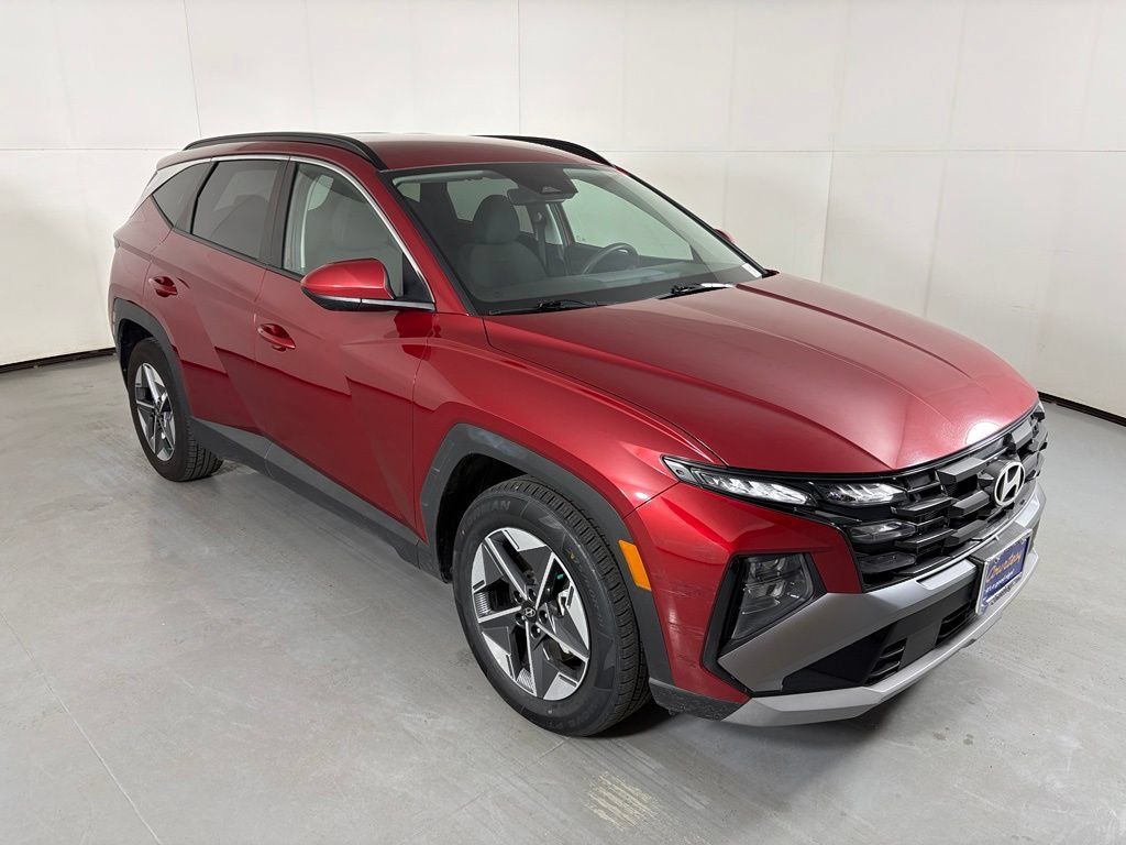 Used 2025 Hyundai Tucson SEL FWD image 2