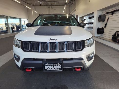 Used 2019 Jeep Compass Trailhawk image 2