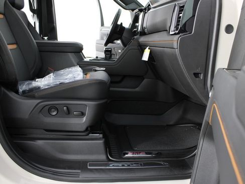 New 2026 GMC Sierra 1500 AT4 w/ AT4 Premium Package AWD/4WD image 26