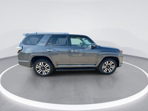Used 2022 Toyota 4Runner Limited AWD/4WD image 9
