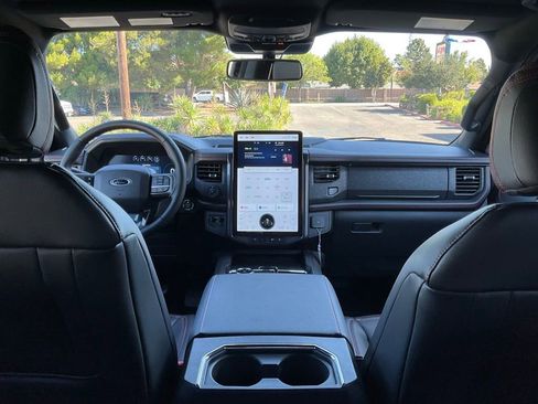 Certified 2024 Ford Expedition Limited image 29