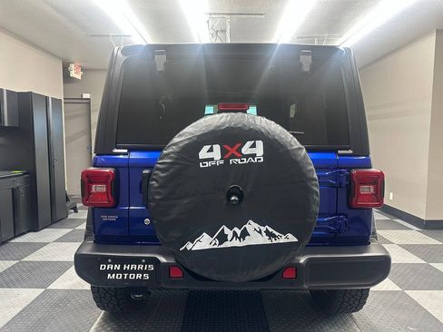 Used 2018 Jeep Wrangler Sport AWD/4WD image 12