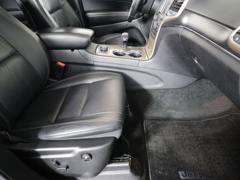 Used 2015 Jeep Grand Cherokee Limited image 26