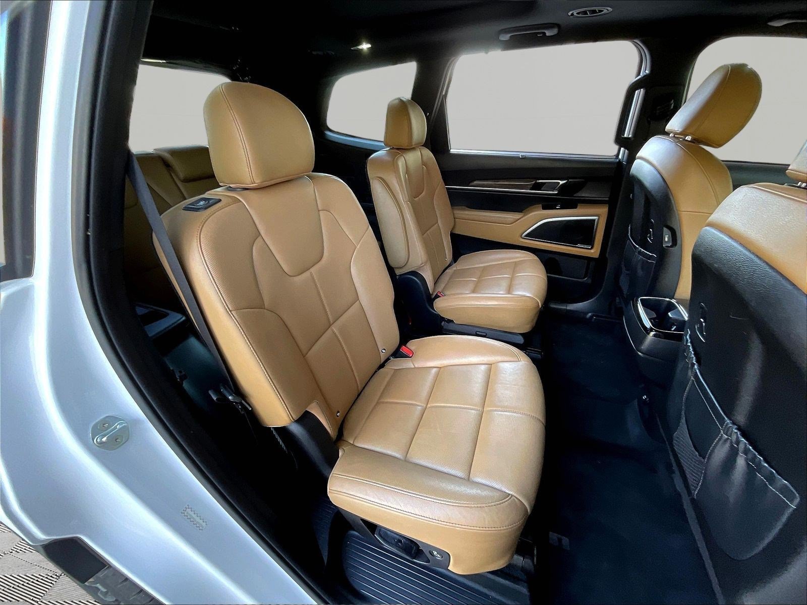 Used 2020 Kia Telluride SX w/ Towing Package AWD/4WD image 25