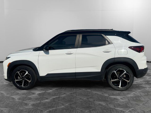 Used 2023 Chevrolet TrailBlazer RS w/ Sun and Liftgate Package FWD image 2