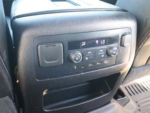 Used 2019 Chevrolet Tahoe LT w/ LT Signature Package image 22