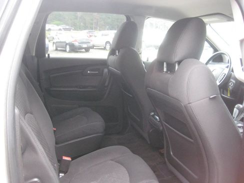Used 2012 Chevrolet Traverse LT image 12