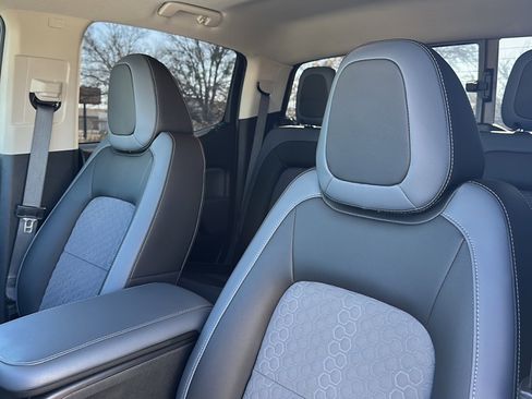 Used 2022 Chevrolet Colorado Z71 w/ Safety Package image 14