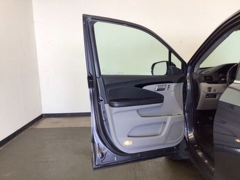 Used 2017 Honda Pilot Elite image 11