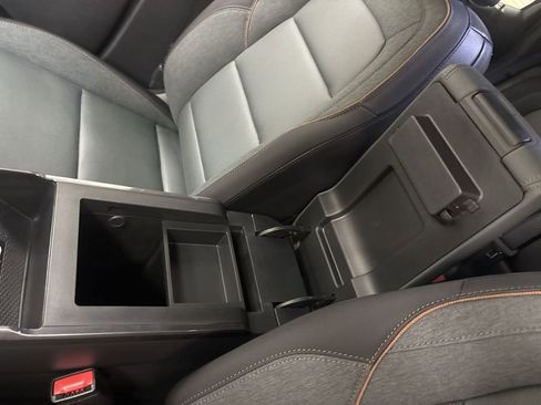 New 2026 GMC Terrain AT4 w/ LPO, Black Badging Package AWD/4WD image 36