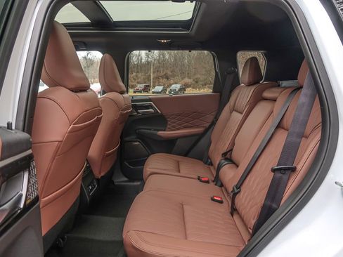 New 2026 Mitsubishi Outlander SEL image 31