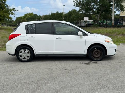 Used 2009 Nissan Versa 1.8 S image 6