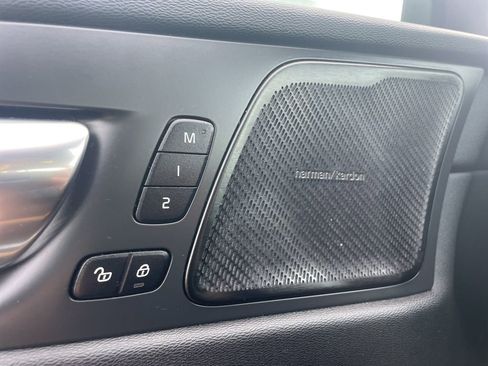 Certified 2023 Volvo XC60 B5 Ultimate w/ Climate Package image 30