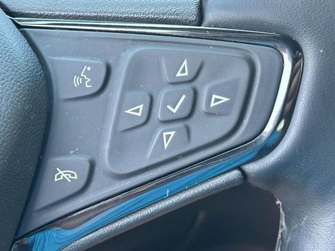 Used 2023 Chevrolet Equinox Premier AWD/4WD image 21