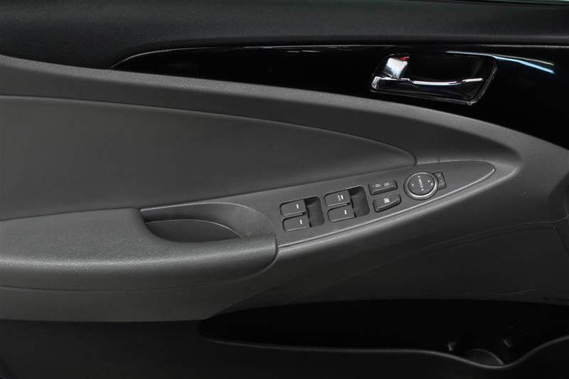Used 2012 Hyundai Sonata Limited FWD image 15