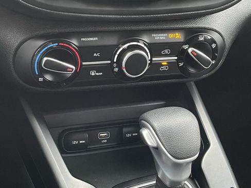 Used 2024 Kia Soul LX w/ Option Group 015 FWD image 23