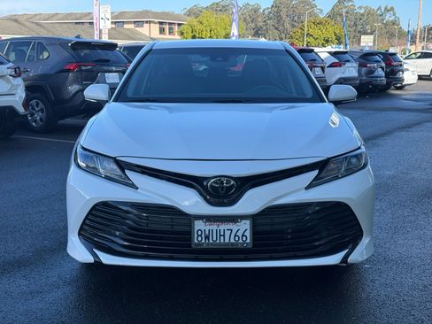 Used 2018 Toyota Camry LE w/ Convenience Package image 3